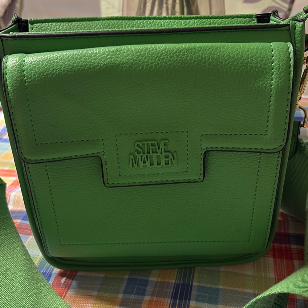 Steve Madden Bright Green Pebbled Crossbody Bag